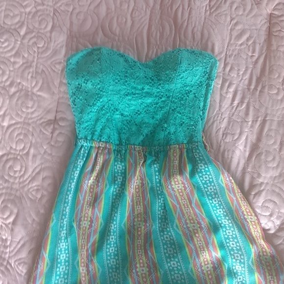 High low dress - Picture 2 of 3